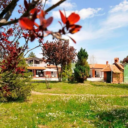 Villa Skupljen Resort: Enjoy The Freedom! Vladimirci